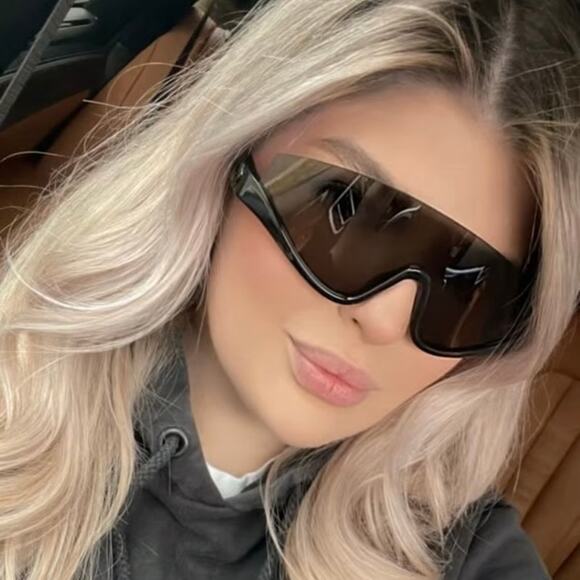 New, GUCCI Sunglasses GG1650S 001 Authentic - Picture 1 of 15